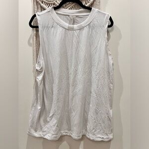 White athletic top Caliloa by Carrie underwood